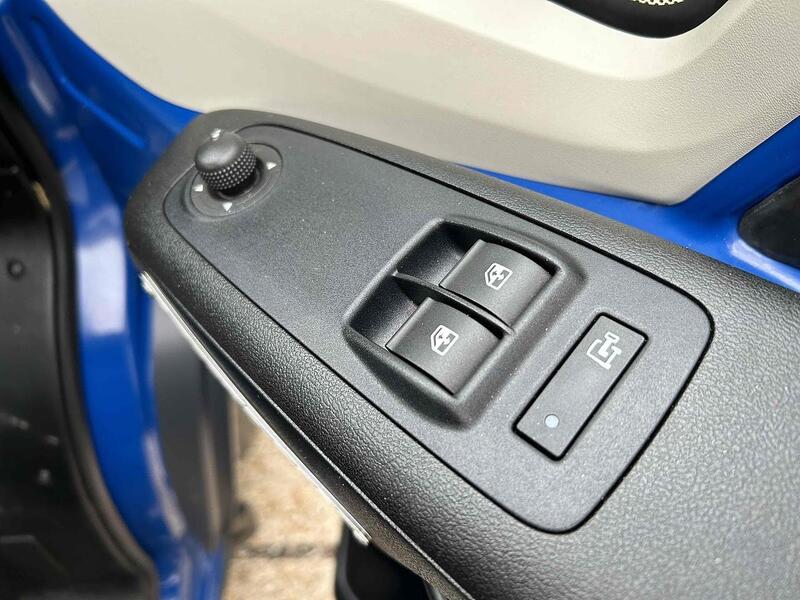 Peugeot BlueHDi 440 2.0 4dr Minibus (9-17 Seats) Manual Diesel Minibus (9-17 Seats) Manual Diesel Minibus (9-17 Seats) Manual Diesel