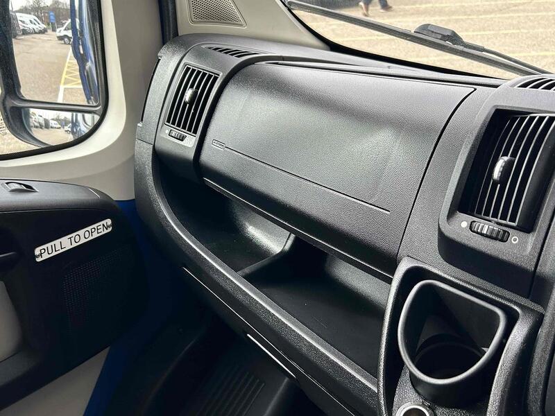 Peugeot BlueHDi 440 2.0 4dr Minibus (9-17 Seats) Manual Diesel Minibus (9-17 Seats) Manual Diesel Minibus (9-17 Seats) Manual Diesel