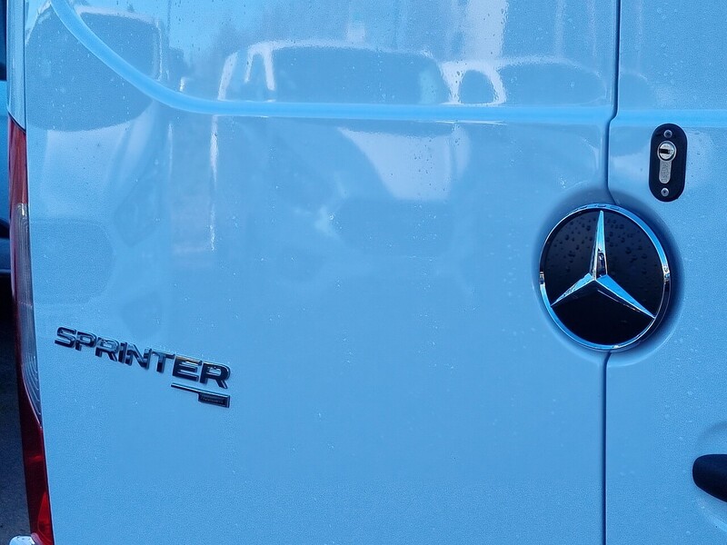 Mercedes-Benz 315 CDI Progressive Panel Van 2.0 Manual Diesel