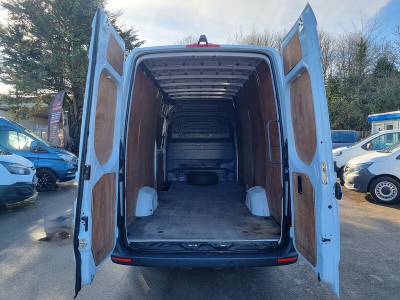 Mercedes-Benz 315 CDI Progressive Panel Van 2.0 Manual Diesel