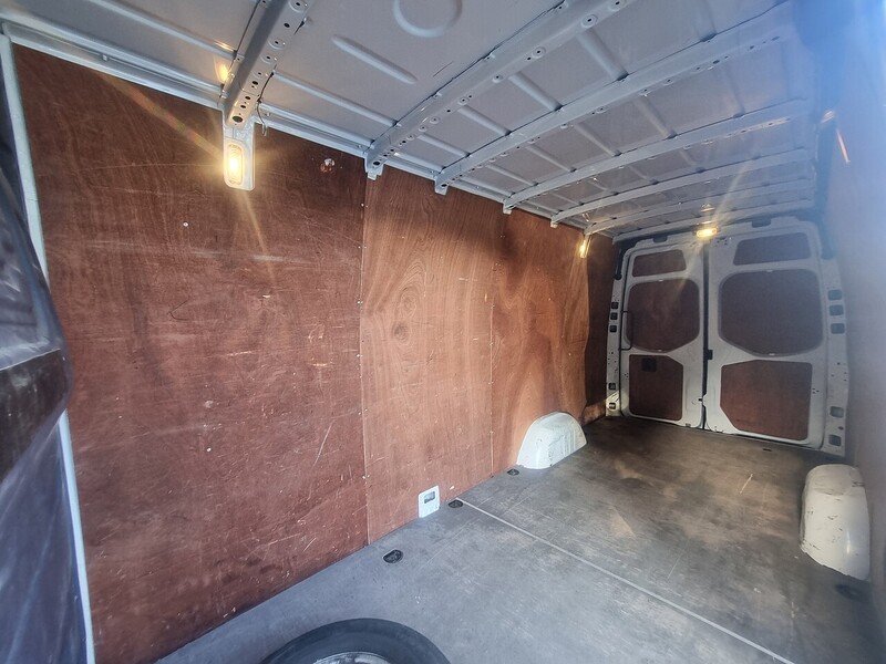 Mercedes-Benz 315 CDI Progressive Panel Van 2.0 Manual Diesel