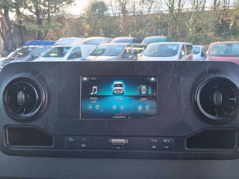 Mercedes-Benz 315 CDI Progressive Panel Van 2.0 Manual Diesel