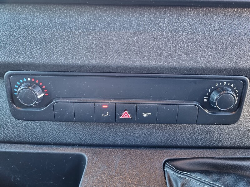 Mercedes-Benz 315 CDI Progressive Panel Van 2.0 Manual Diesel