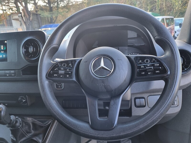 Mercedes-Benz 315 CDI Progressive Panel Van 2.0 Manual Diesel