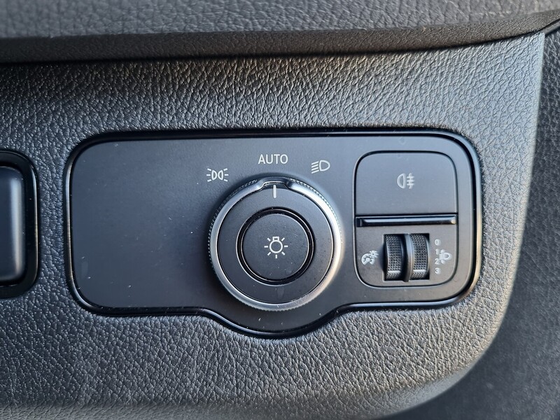 Mercedes-Benz 315 CDI Progressive Panel Van 2.0 Manual Diesel