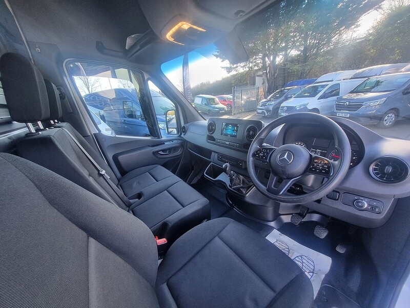 Mercedes-Benz 315 CDI Progressive Panel Van 2.0 Manual Diesel