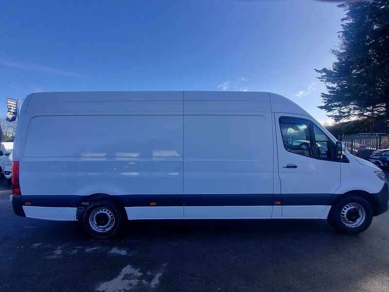 Mercedes-Benz 315 CDI Progressive Panel Van 2.0 Manual Diesel
