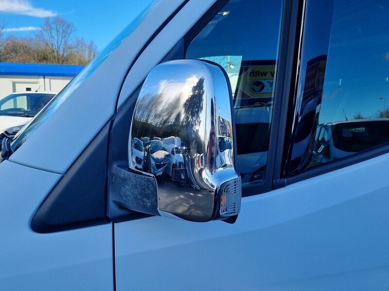 Mercedes-Benz 315 CDI Progressive Panel Van 2.0 Manual Diesel