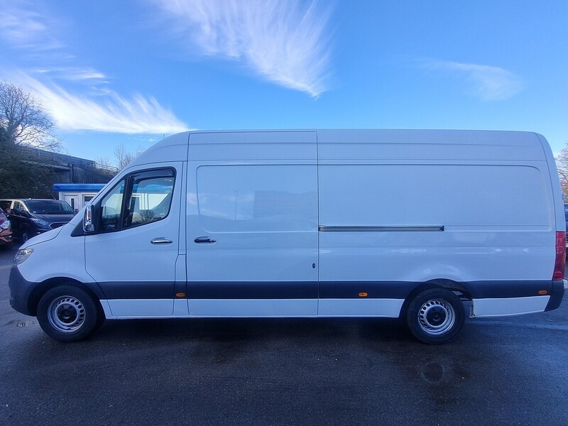 Mercedes-Benz 315 CDI Progressive Panel Van 2.0 Manual Diesel