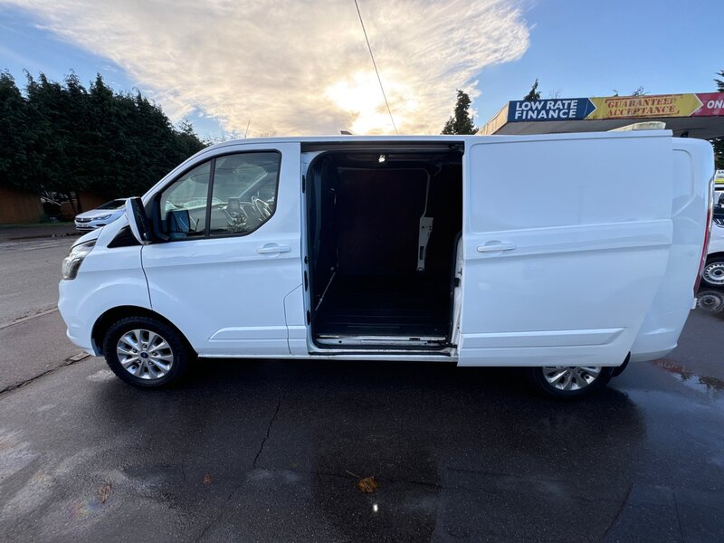 Ford 2.0 300 EcoBlue Limited Panel Van 5dr Diesel Manual L2 H1 Euro 6 (s/s) (130 ps)