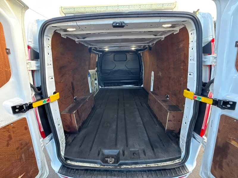 Ford 2.0 300 EcoBlue Limited Panel Van 5dr Diesel Manual L2 H1 Euro 6 (s/s) (130 ps)