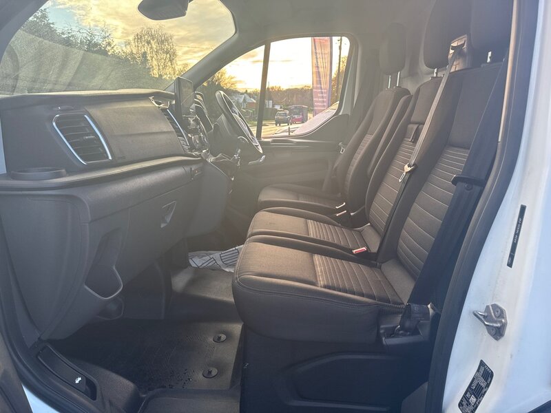 Ford 2.0 300 EcoBlue Limited Panel Van 5dr Diesel Manual L2 H1 Euro 6 (s/s) (130 ps)