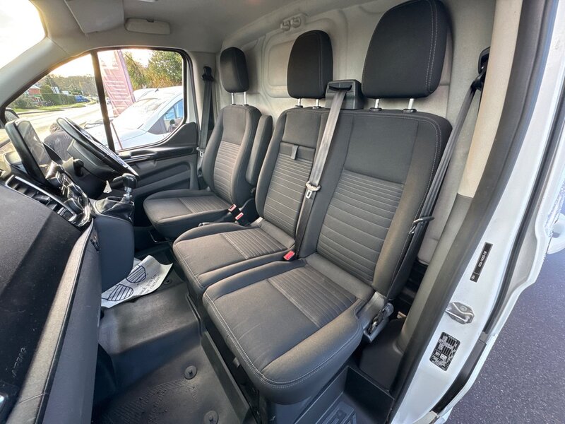 Ford 2.0 300 EcoBlue Limited Panel Van 5dr Diesel Manual L2 H1 Euro 6 (s/s) (130 ps)