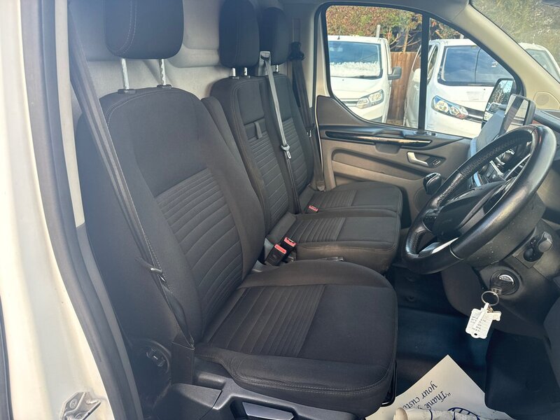 Ford 2.0 300 EcoBlue Limited Panel Van 5dr Diesel Manual L2 H1 Euro 6 (s/s) (130 ps)