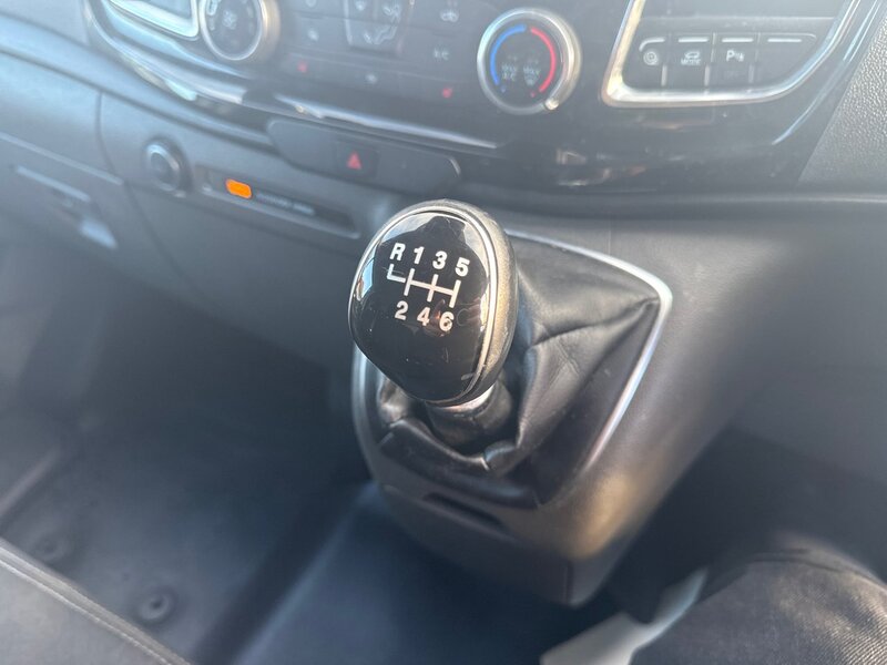 Ford 2.0 300 EcoBlue Limited Panel Van 5dr Diesel Manual L2 H1 Euro 6 (s/s) (130 ps)