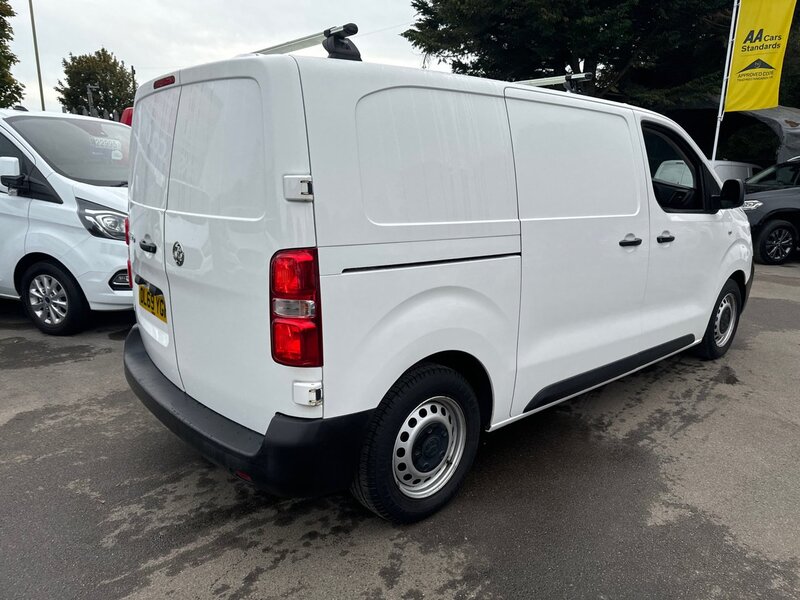 Vauxhall 1.5 Turbo D 2700 Edition Panel Van 5dr Diesel Manual L1 H1 Euro 6 (s/s) (120 ps) Panel Van Manual Diesel Panel Van Manual Diesel