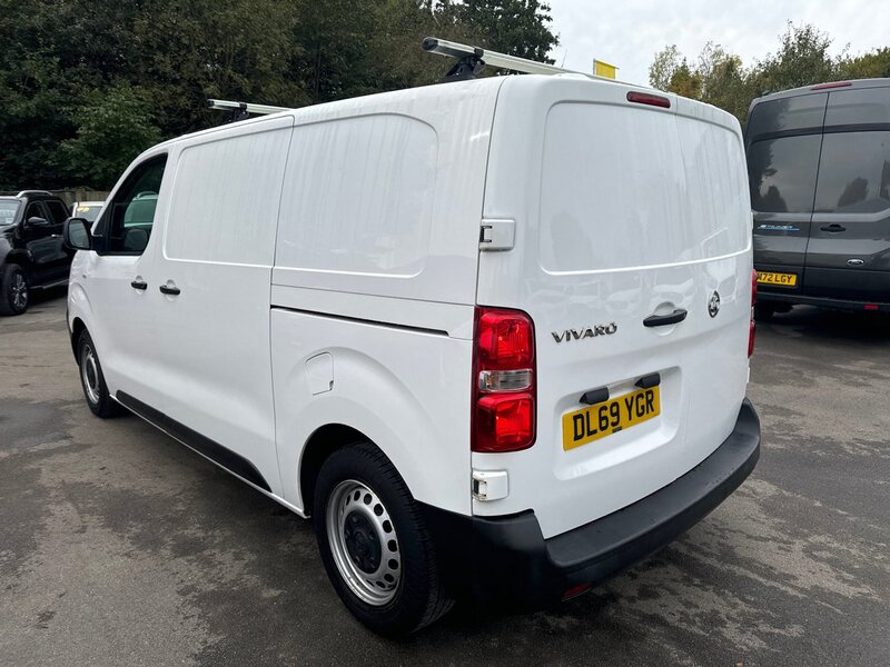 Vauxhall 1.5 Turbo D 2700 Edition Panel Van 5dr Diesel Manual L1 H1 Euro 6 (s/s) (120 ps) Panel Van Manual Diesel Panel Van Manual Diesel