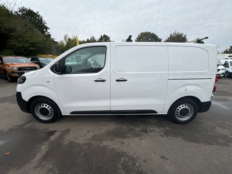 Vauxhall 1.5 Turbo D 2700 Edition Panel Van 5dr Diesel Manual L1 H1 Euro 6 (s/s) (120 ps) Panel Van Manual Diesel Panel Van Manual Diesel