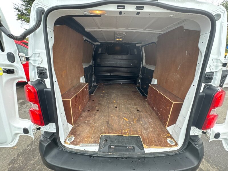 Vauxhall 1.5 Turbo D 2700 Edition Panel Van 5dr Diesel Manual L1 H1 Euro 6 (s/s) (120 ps) Panel Van Manual Diesel Panel Van Manual Diesel