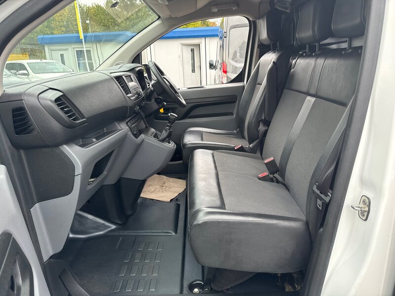 Vauxhall 1.5 Turbo D 2700 Edition Panel Van 5dr Diesel Manual L1 H1 Euro 6 (s/s) (120 ps) Panel Van Manual Diesel Panel Van Manual Diesel