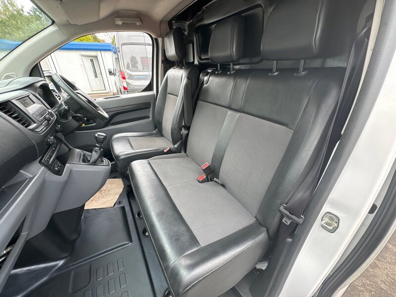 Vauxhall 1.5 Turbo D 2700 Edition Panel Van 5dr Diesel Manual L1 H1 Euro 6 (s/s) (120 ps) Panel Van Manual Diesel Panel Van Manual Diesel