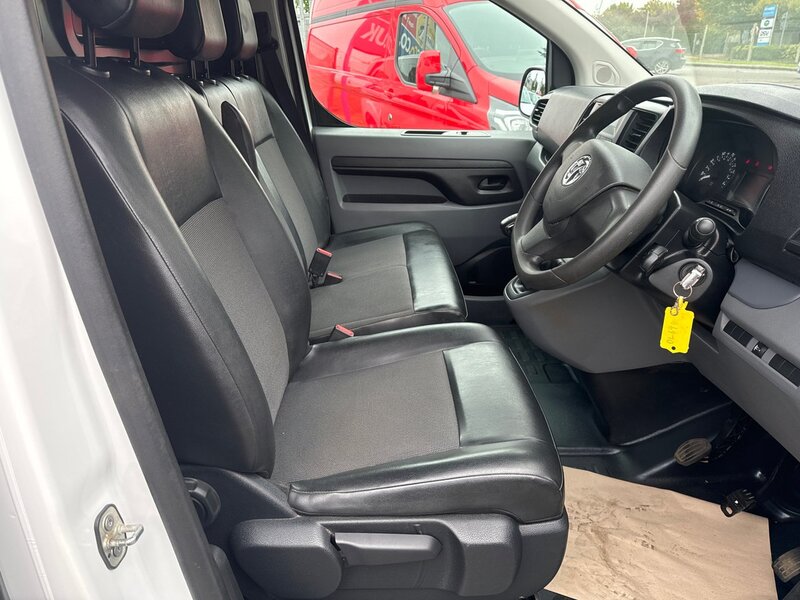 Vauxhall 1.5 Turbo D 2700 Edition Panel Van 5dr Diesel Manual L1 H1 Euro 6 (s/s) (120 ps) Panel Van Manual Diesel Panel Van Manual Diesel