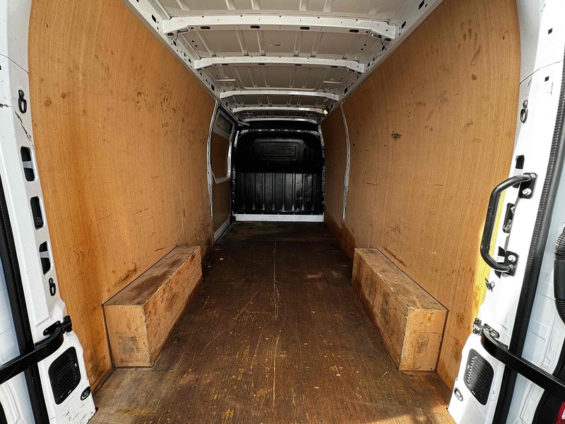 Renault 2.3 dCi 35 Business Panel Van 4dr Diesel Manual FWD LWB Medium Roof Euro 6 (135 ps) Panel Van Manual Diesel
