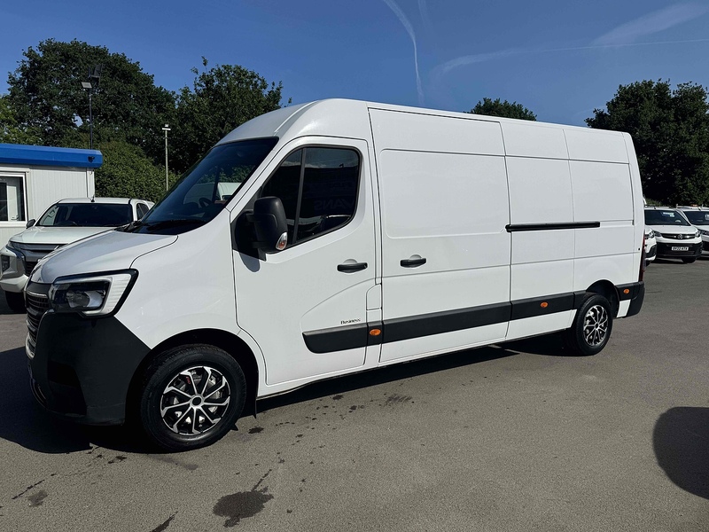 Renault 2.3 dCi 35 Business Panel Van 4dr Diesel Manual FWD LWB Medium Roof Euro 6 (135 ps) Panel Van Manual Diesel