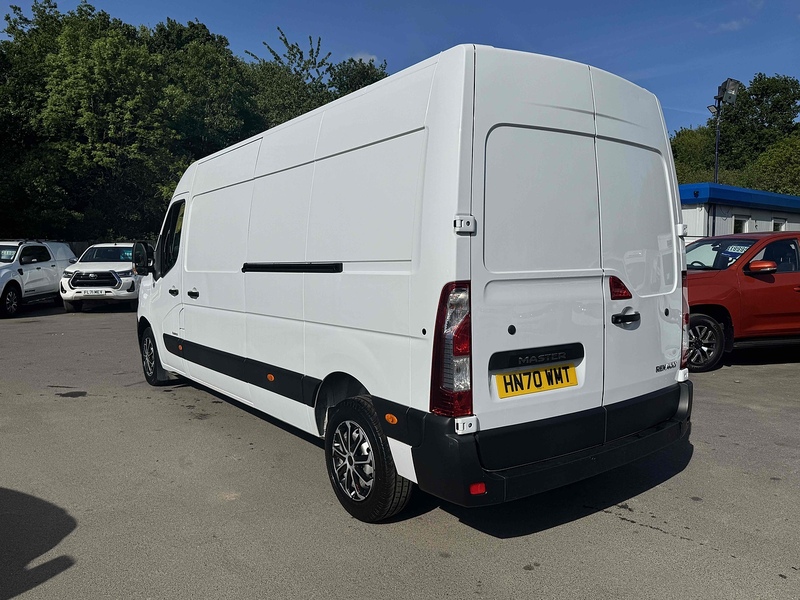 Renault 2.3 dCi 35 Business Panel Van 4dr Diesel Manual FWD LWB Medium Roof Euro 6 (135 ps) Panel Van Manual Diesel