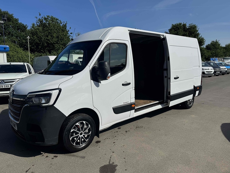 Renault 2.3 dCi 35 Business Panel Van 4dr Diesel Manual FWD LWB Medium Roof Euro 6 (135 ps) Panel Van Manual Diesel