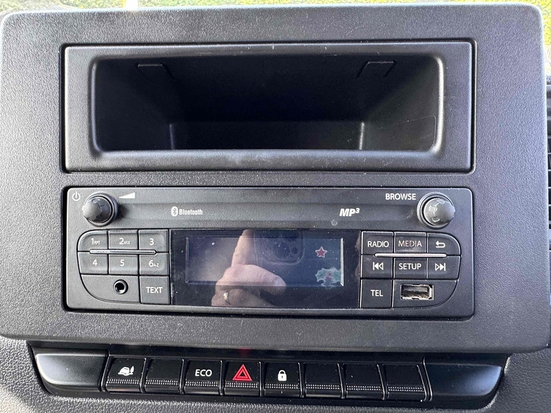 Renault 2.3 dCi 35 Business Panel Van 4dr Diesel Manual FWD LWB Medium Roof Euro 6 (135 ps) Panel Van Manual Diesel