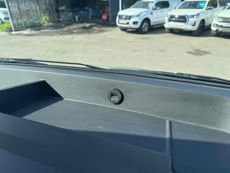 Renault 2.3 dCi 35 Business Panel Van 4dr Diesel Manual FWD LWB Medium Roof Euro 6 (135 ps) Panel Van Manual Diesel