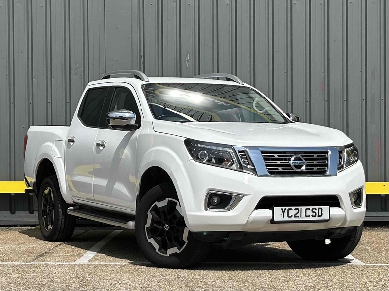 Nissan 2.3 dCi Tekna Pickup Double Cab 4dr Diesel Manual 4WD Euro 6 (s/s) (190 ps)