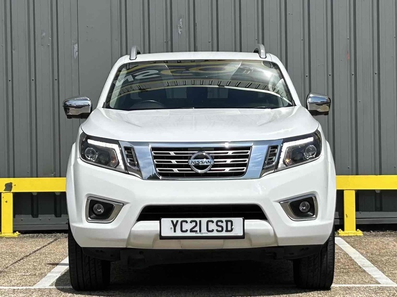 Nissan 2.3 dCi Tekna Pickup Double Cab 4dr Diesel Manual 4WD Euro 6 (s/s) (190 ps)