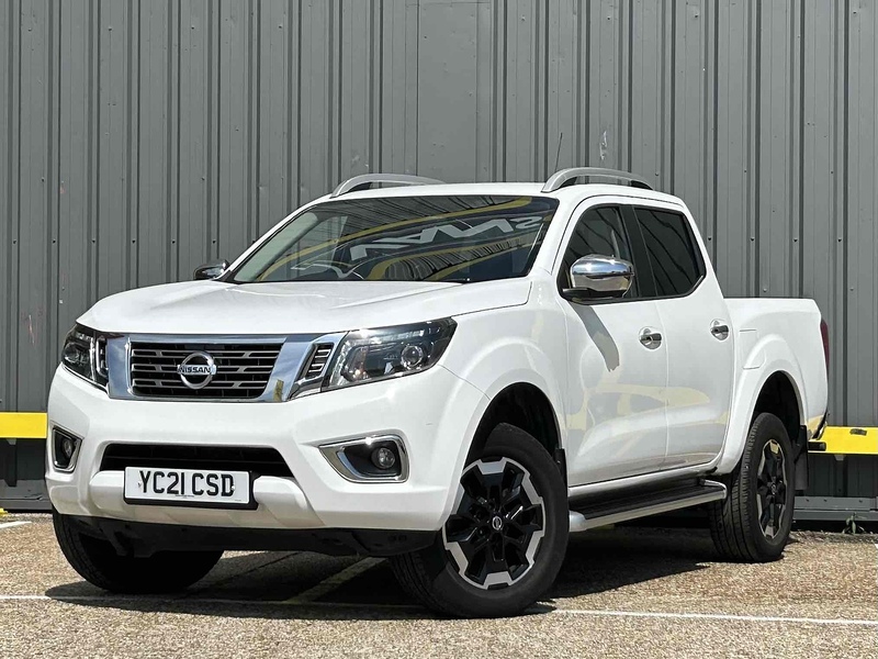 Nissan 2.3 dCi Tekna Pickup Double Cab 4dr Diesel Manual 4WD Euro 6 (s/s) (190 ps)