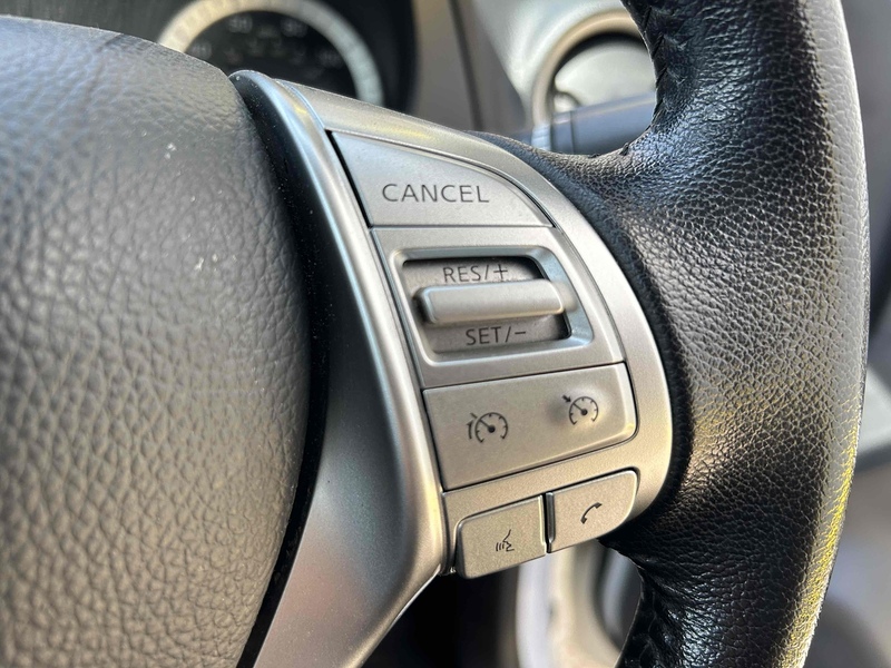 Nissan 2.3 dCi Tekna Pickup Double Cab 4dr Diesel Manual 4WD Euro 6 (s/s) (190 ps)