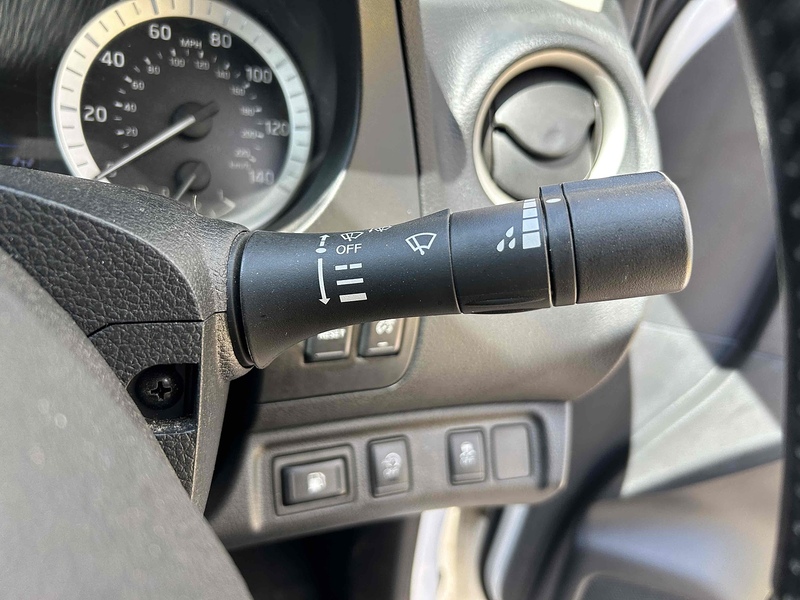 Nissan 2.3 dCi Tekna Pickup Double Cab 4dr Diesel Manual 4WD Euro 6 (s/s) (190 ps)