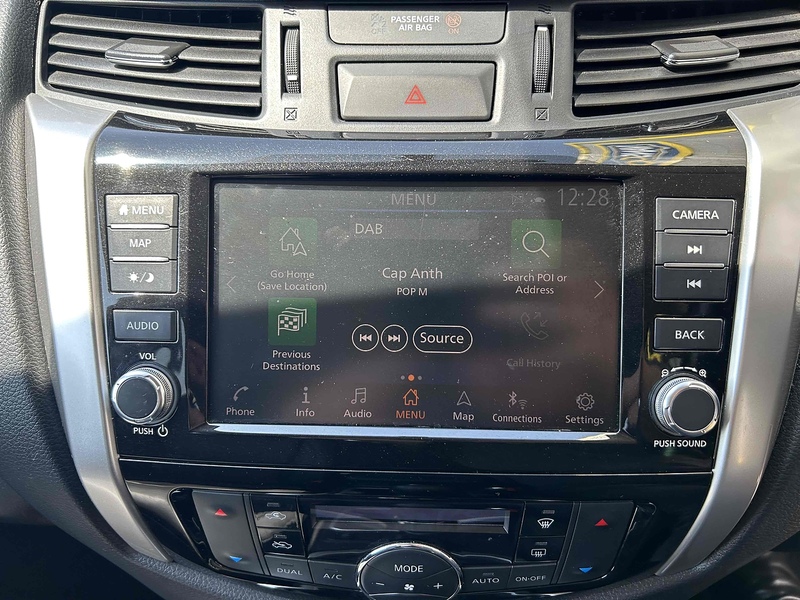 Nissan 2.3 dCi Tekna Pickup Double Cab 4dr Diesel Manual 4WD Euro 6 (s/s) (190 ps)