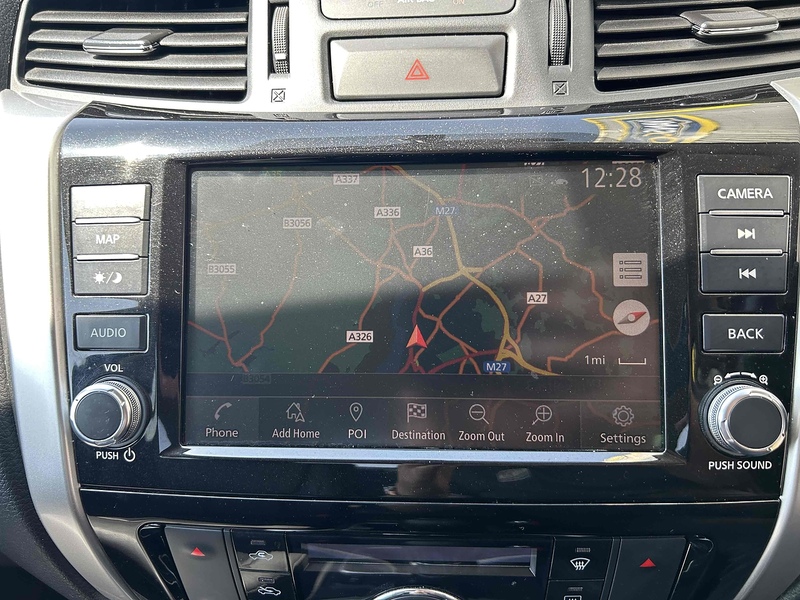 Nissan 2.3 dCi Tekna Pickup Double Cab 4dr Diesel Manual 4WD Euro 6 (s/s) (190 ps)