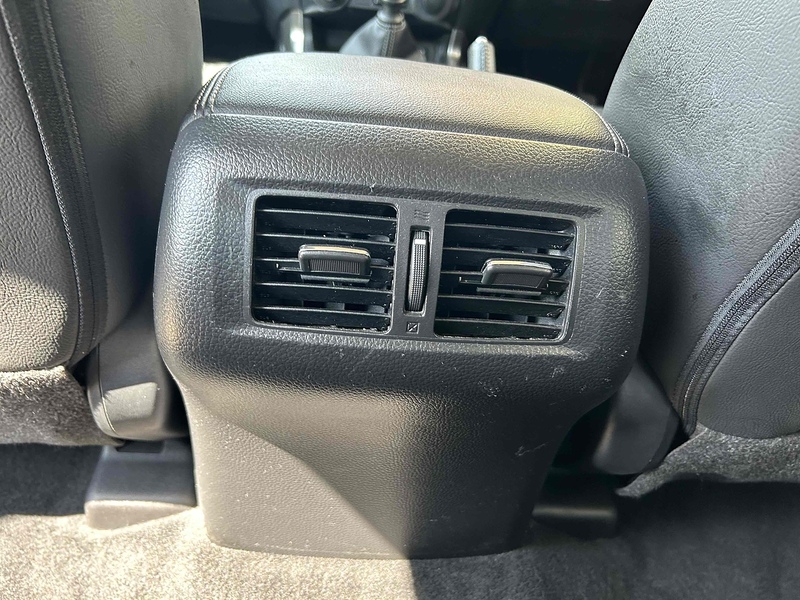 Nissan 2.3 dCi Tekna Pickup Double Cab 4dr Diesel Manual 4WD Euro 6 (s/s) (190 ps)