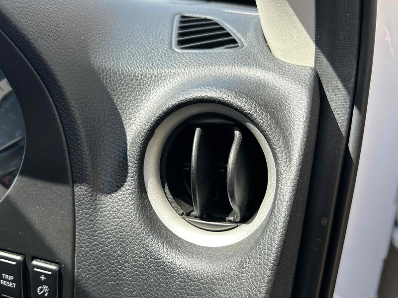 Nissan 2.3 dCi Tekna Pickup Double Cab 4dr Diesel Manual 4WD Euro 6 (s/s) (190 ps)