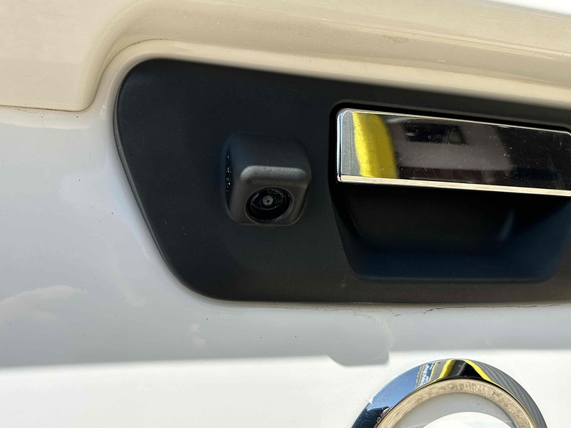 Nissan 2.3 dCi Tekna Pickup Double Cab 4dr Diesel Manual 4WD Euro 6 (s/s) (190 ps)