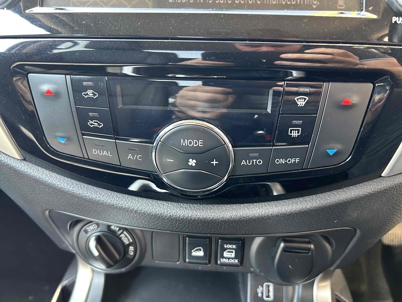 Nissan 2.3 dCi Tekna Pickup Double Cab 4dr Diesel Manual 4WD Euro 6 (s/s) (190 ps)