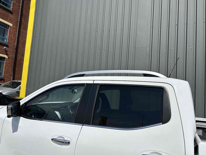 Nissan 2.3 dCi Tekna Pickup Double Cab 4dr Diesel Manual 4WD Euro 6 (s/s) (190 ps)