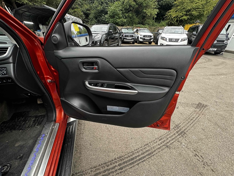 Mitsubishi DI-D DC Barbarian Pickup 2.2 Automatic Diesel