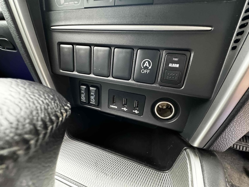 Mitsubishi DI-D DC Barbarian Pickup 2.2 Automatic Diesel