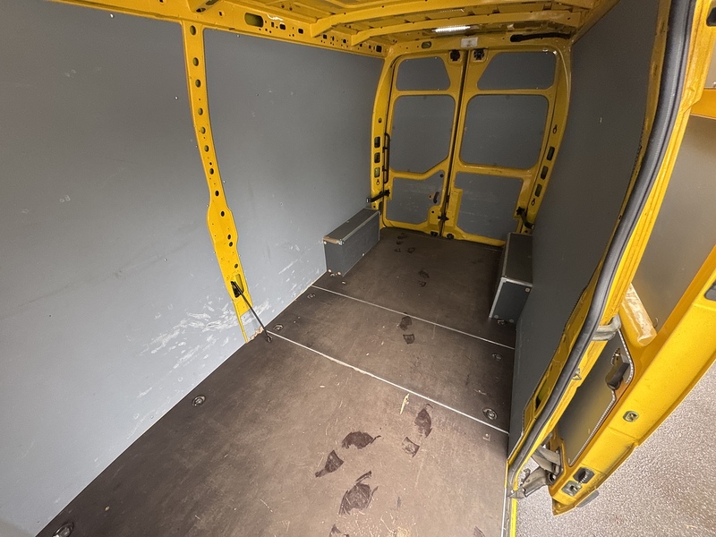 Renault ZE 31 33kWh Business Panel Van 5dr Electric Auto FWD LWB Medium Roof (i) (77 ps)