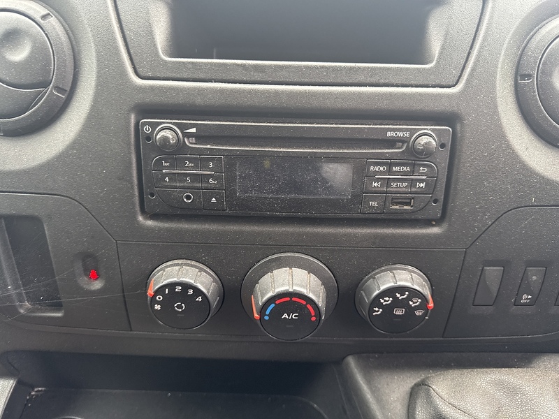 Renault ZE 31 33kWh Business Panel Van 5dr Electric Auto FWD LWB Medium Roof (i) (77 ps)