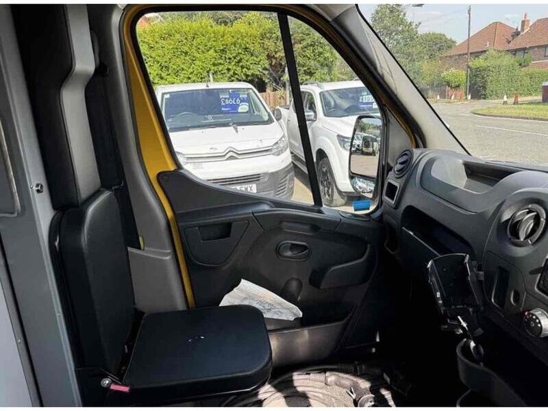 Renault ZE 31 33kWh Business Panel Van 5dr Electric Auto FWD LWB Medium Roof (i) (77 ps) Panel Van Automatic Electric