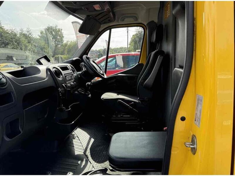 Renault ZE 31 33kWh Business Panel Van 5dr Electric Auto FWD LWB Medium Roof (i) (77 ps) Panel Van Automatic Electric